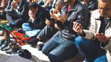 Pour la première fois en Tunisie : des mosquées archicombles lors de la prière du Vendredi