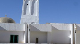 أئمة يهجرون المساجد طلبا للثراء في الشركات البترولية