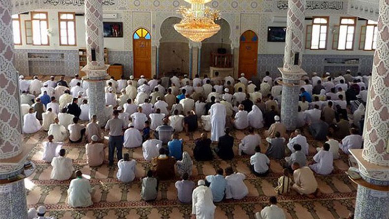 الأئمّة بين الأوطان والسلطان..!