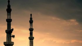 “الصلاة خير من الفيسبوك” تقود مؤذنا مصريا إلى التحقيق