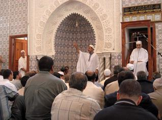 Moroccan illegal migrants turn Algerian mosques into free dormitories