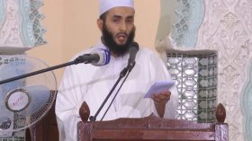 الجزائريون يؤدون صلاة عيد الأضحى