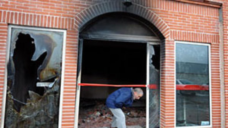 من أحرقوا المسجد هم من خربوا كنائسنا وهدفهم التفريق بين الديانات