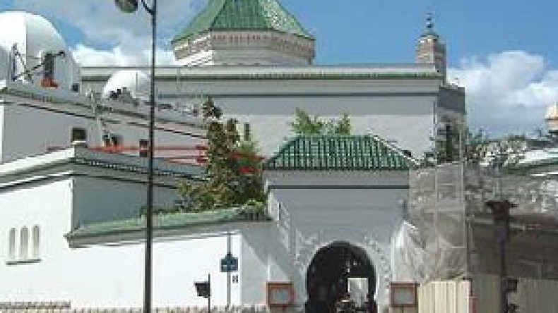 مسجد‭ ‬باريس‭ ‬يرفض‭ ‬إقامة‭ ‬خطبة‭ ‬الجمعة‭ ‬بالفرنسية‭ ‬ويندد‭ ‬بالتمييز