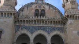 Iran wins Algeria mosques restoration