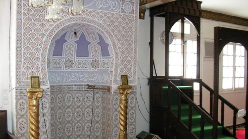 إمام يتغيب ويحرم مئات المصلين من الجمعة بتبسة