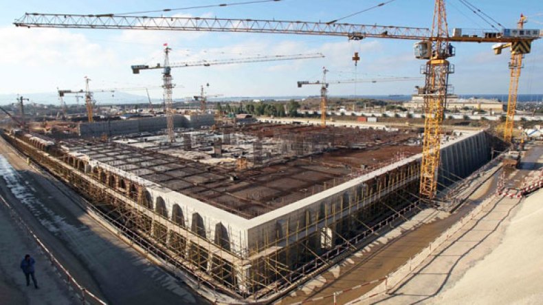 حينما يتطاول الصِّغار على المسجد الأعظم