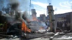 متعصبون يحرقون معدات بناء مسجد بأغريب للمرة الثانية..!