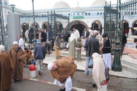 Les imams veulent officier la prière de l’Aïd dans des places publiques