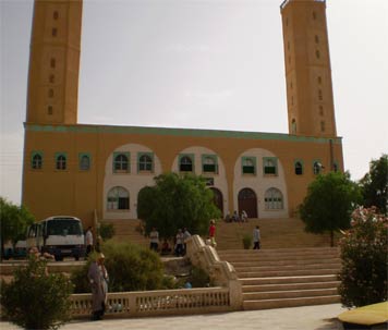 Un déficit de 40 000 imams et mourchidates dans les mosquées d’Algérie
