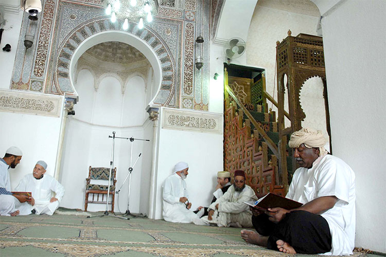 Les réfugiés et les étrangers, interdits d’«i'tikaf» dans les mosquées…