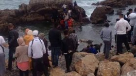 نساء وفتيات يجتحن شاطئا بمستغانم يوم 21 مارس طلبا للزواج والحظّ!