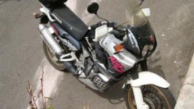 عشرات الجرحى في اشتباكات دامية بالخناجر والسيوف بسبب دراجة بالشفة