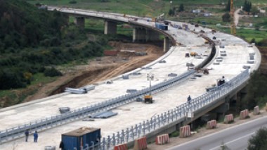 East-West Algerian highway: “The petrol stations will be delivered in 2012”