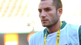 مغني يأمل في استعادة مستواه الفني