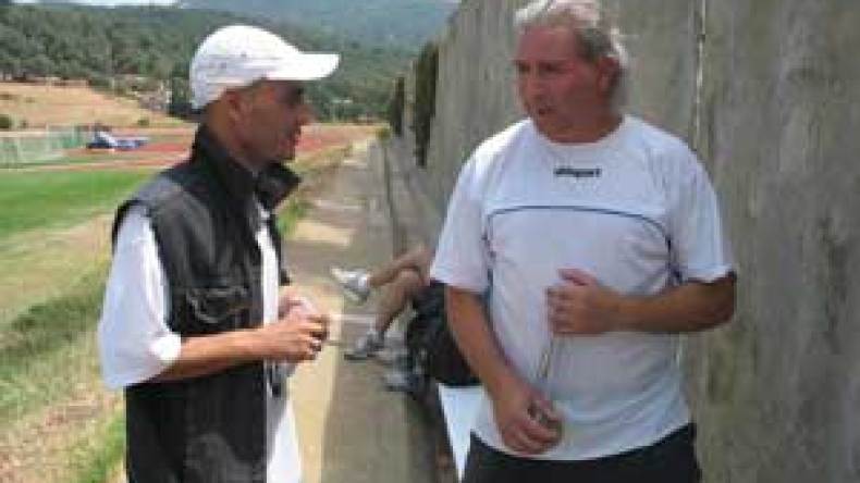 جموع غاضبة تهاجم بلوزداد..ومواسة يهدد بالاستقالة