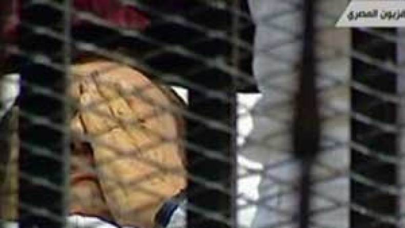 تأجيل محاكمة مبارك إلى 15 أوت