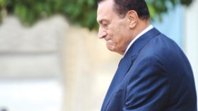 انهيار‭ ‬أركان‭ ‬النظام و سيناريوهات لتهريب مبارك