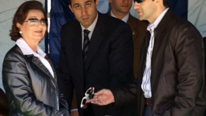 النظام المصري يدخل بأرجل نجلي الرئيس إلى الفخ