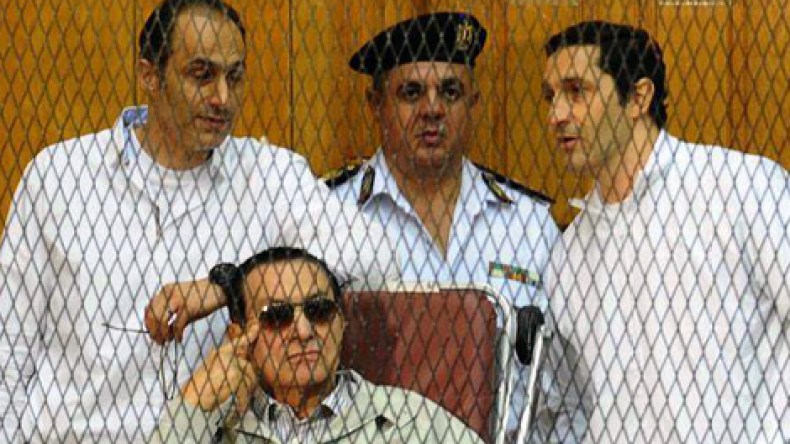 استئناف محاكمة مبارك ونجليه ورموز نظامه اليوم في جلسة سرية