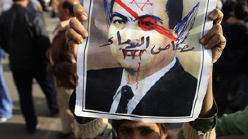 سوزان مبارك مهددة بسحب الدكتوراه