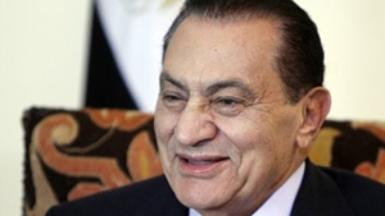 ‭*‬خبر‭ ‬عاجل‮:‬‭ ‬مبارك‭ ‬اتصل‭ ‬ببن‭ ‬علي‭: ‬‮”‬إن‭ ‬كنت‭ ‬تنام‭ ‬باكرا،‭ ‬اترك‭ ‬لي‭ ‬المفتاح‭ ‬عند‭ ‬الباب؟