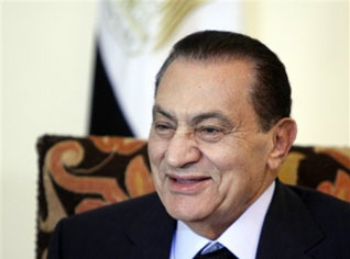 Malaise et anxiété en Égypte: le régime dément les échos sur la maladie de Moubarak