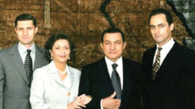 حكم بالإعدام و90 سنة سجنا لحسني مبارك..