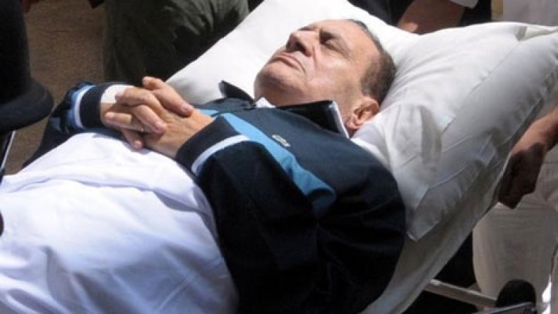 المجلس العسكري متخوف من مهاجمة الثوار لجنازة مبارك أو نبش  قبره