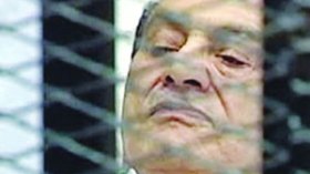 محامي مبارك يؤكد انه مازال رئيسا