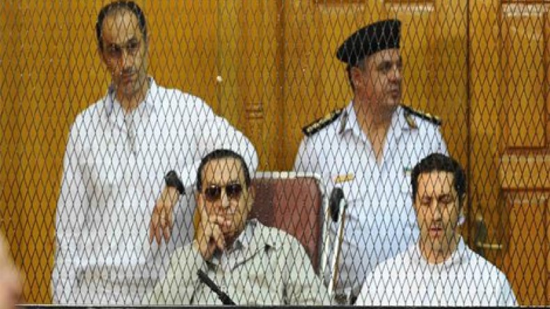 تأجيل محاكمة مبارك ونجليه لـ 12 ماي