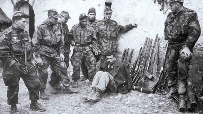 عندما رقصت باريس على وهم مجد كاذب