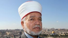 مفتي القدس يحذر الاسرائليين من التدخل في المسجد الأقصى وفي مقابر المسلمين