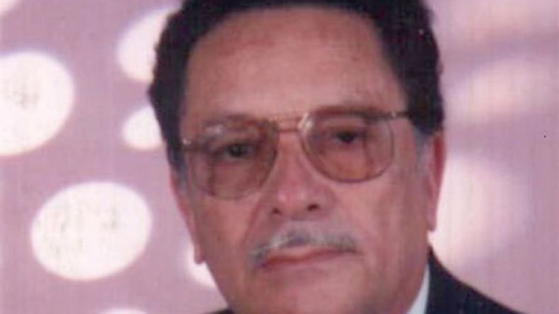 عائلة مولاي بلحميسي تقدم مكتبته الخاصة هبة للمكتبة الرئيسية