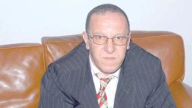 آيت مولود يصـف قرار وزارة  الشباب والرياضة بالمجحف