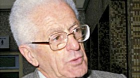 الدعوة إلى إطلاق صفة “مجاهد”ّ على  مولود معمري وإدراج كتاباته في المنهاج