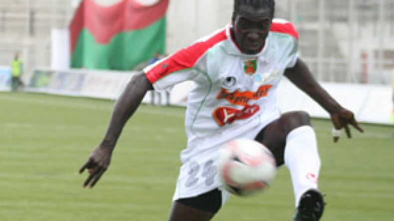 العميد مصرّ على إتمام صفقة النيجيري كبير بيلو