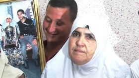 والدة عبد المومن: صليت حتى تلعثم لساني والحمد لله استجاب لي ربي