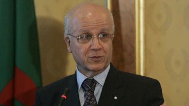 Medelci: “L’Algérie fera face à ses responsabilités pour protéger ses frontières”