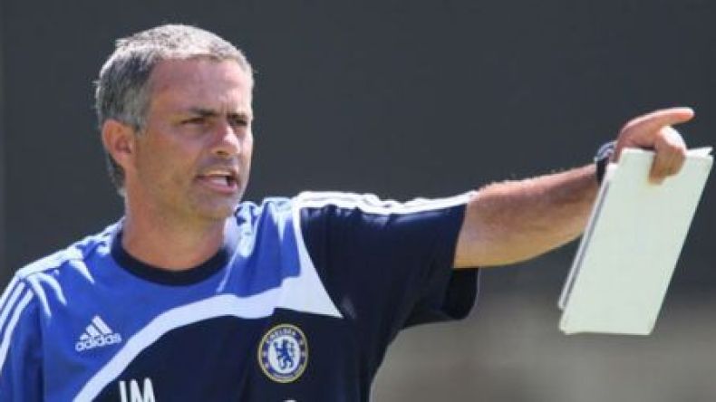 مورينيو وقع عقد تدريب تشيلسي