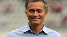 مورينيو: لا تقولوا لي إن ميسي سيحتفظ بالكرة الذهبية!