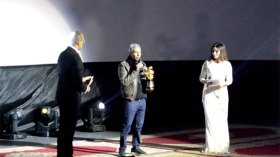 موسى حداد مكرما و”ما نجيش” في المسابقة الرسمية.. وبوشارب مكونا