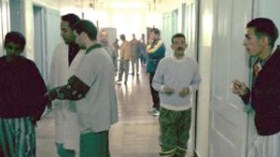 يختطفون والدهم ويزجّون به بمستشفى الأمراض العقلية لمنعه من إعادة الزواج