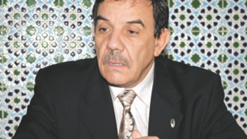 موسى تواتي:ابن شهيد، مرشح الزوالية ويحلم بالدور الثاني