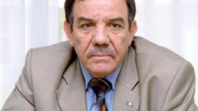 تواتي يغازل الجيش والأسرة الثورية