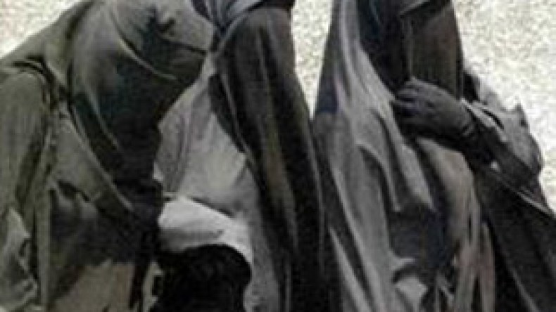 سلفيو‭ ‬تونس‭:‬ نريد‭ ‬تطبيق‭ ‬الشريعة‭ ‬الإسلامية‭ ‬وعودة‭ ‬الخلافة