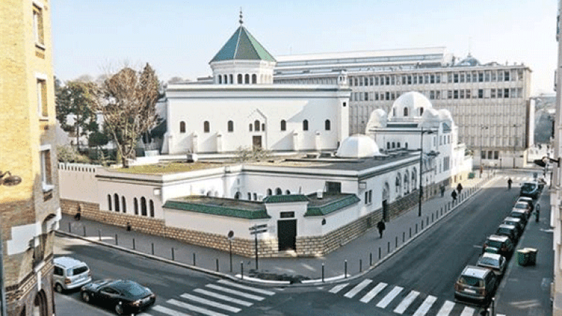 مسجد باريس: تقرير “صناعة الإسلاماوية” انتهازي ومتحيز