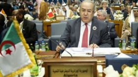 تحركات دبلوماسية جزائرية لتفكيك قنابل موقوتة في ليبيا ومالي