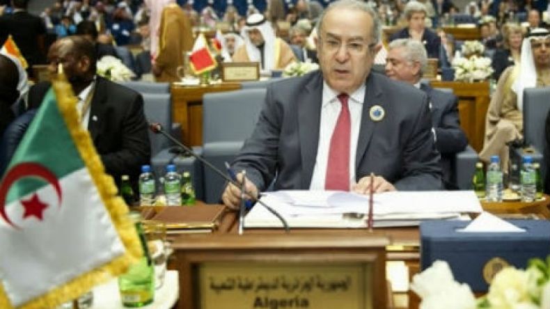 تحركات دبلوماسية جزائرية لتفكيك قنابل موقوتة في ليبيا ومالي