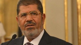 النيابة العامة المصرية تباشر التحقيق مع مرسي بتهمة القتل